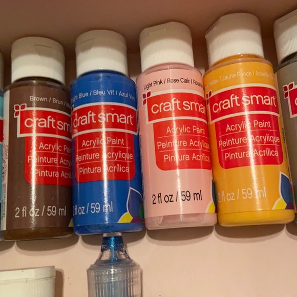 All purpose acrylic paint - Picture 5 of 8